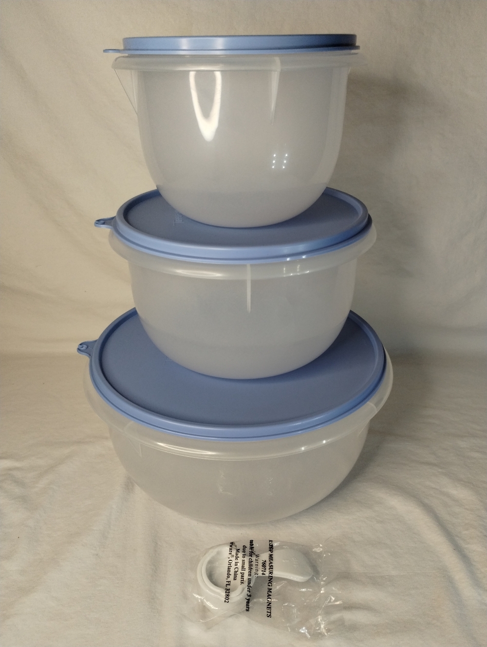 Tupperware Mixing Storage Bowls 3pc Set W/ Tbsp & Tsp Magnets NEW RETIRED STOCK